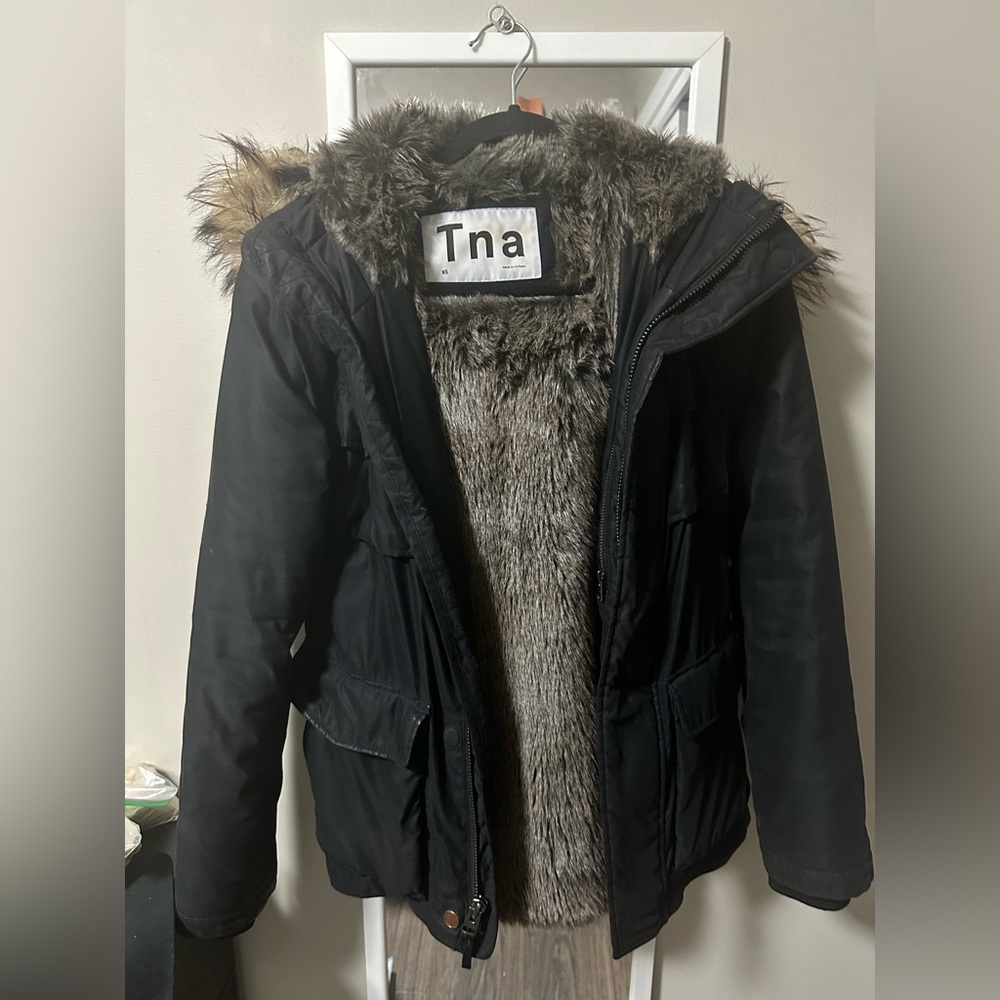 Aritzia TNA Black Summit Parka Short Size XS